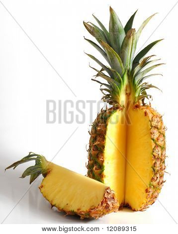 Studio ananas isolé sur fond blanc