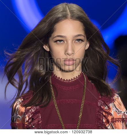 Anna Sui - Fall Winter 2016 Collection