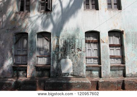 colonial building in the town of Yangon, Myanmar
** Note: Soft Focus at 100%, best at smaller sizes
