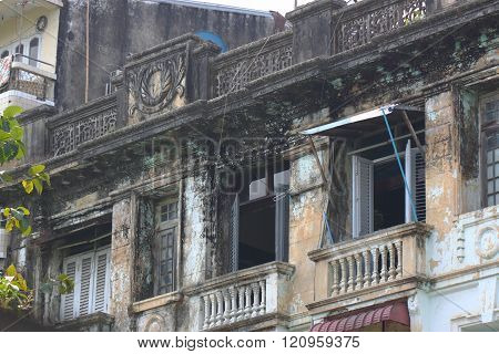 colonial building in the town of Yangon, Myanmar
** Note: Soft Focus at 100%, best at smaller sizes