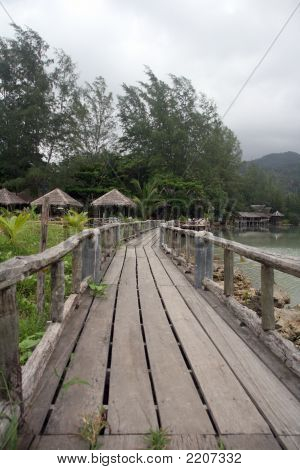 Holzbrücke vertikal