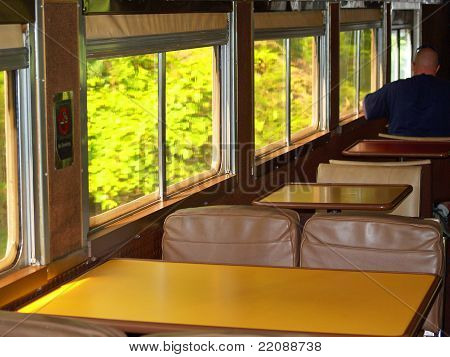 鉄道車ディナー