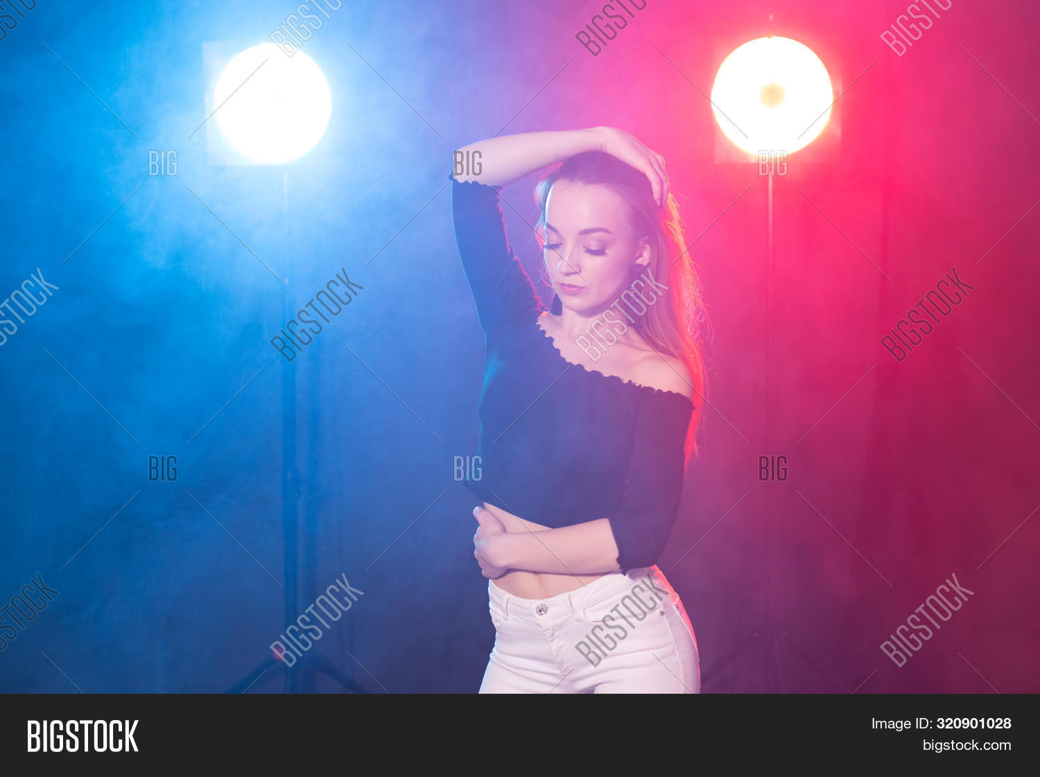 Nightlife Club 图片和照片（免费试用） | Bigstock