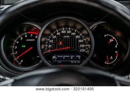 Novosibirsk, Russia - August 19, 2019:  Suzuki Grand Vitara, Close-up Of Round Dashboard, Speedomete