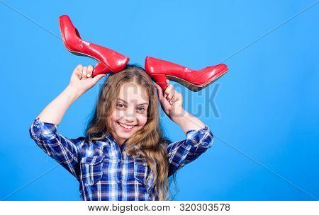 Funny Shopping. Beauty And Fashion. Shoe Shop And Repair. Shoe Maker Service. Happy Childhood. Small