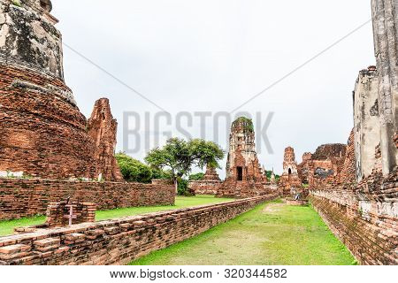 The Big Pagoda In The Ancient Ruin Of Famous Temple In Thailand , Historical Attractions World Herit
