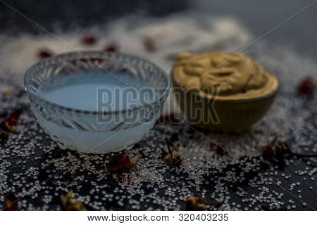 Ubtan/face Mask/face Pack Of Multani Mitti Or Fuller's Earth On Wooden Surface In A Glass Bowl Consi