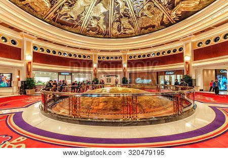 Macao, China - January 24, 2016: Golden Dargon Show At Macau Wynn Palace Is About To Begin