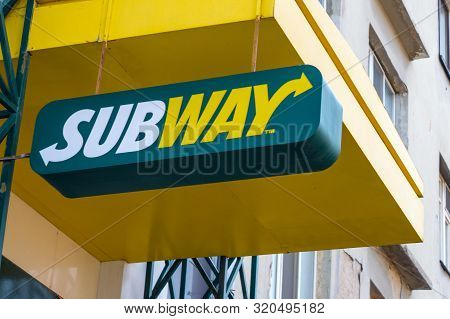 Tyumen, Russia-avg 20, 2019: Fast Food Restaurant Subway In The Summer Mobile Embankment Of The Rive