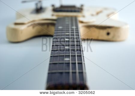 Guitarra muy usada.