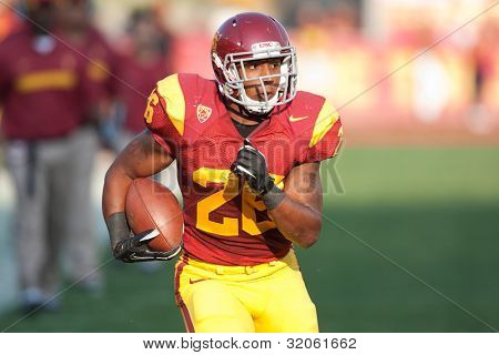 LOS ANGELES - 17 syyskuu: USC troijalaiset RB Marc Tyler #26 aikana NCAA jalkapallo-ottelun välillä Syracu