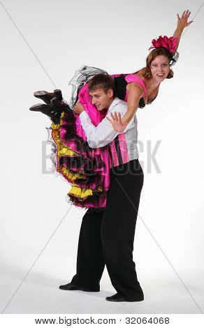 Par danser Cancan i Studio