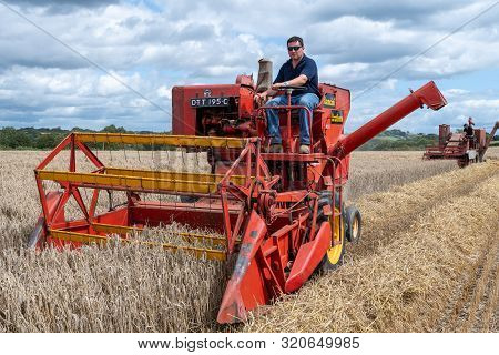 Yesterdays Farming 2019 At Haselbury Plucknett