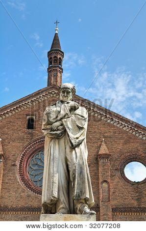 Gian Domenico Romagnosi heykeli. Piacenza. Emilia-Romagna. İtalya.