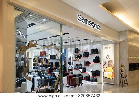 Jakarta,indonesia - December 31,2018: View Of Samsonite Front Store,  A Luggage Manufacturer And Ret
