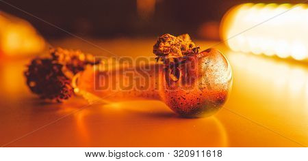 Modern Ways Of Smoking Marijuana In The World. Recreational Cannabis Smoking Culture
