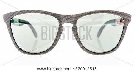 Wnneconne, Wi - 4 September 2019:  A Pair Of Oakley Polarized Sunglasses On An Isolated Background.