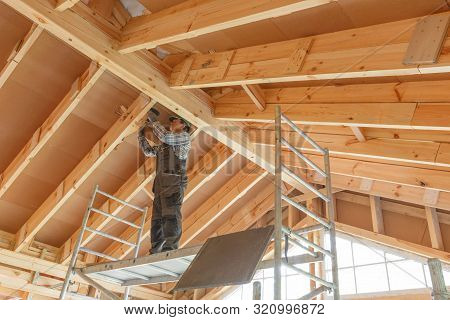 Construction Worker Thermally Insulating Eco Wooden Frame House
