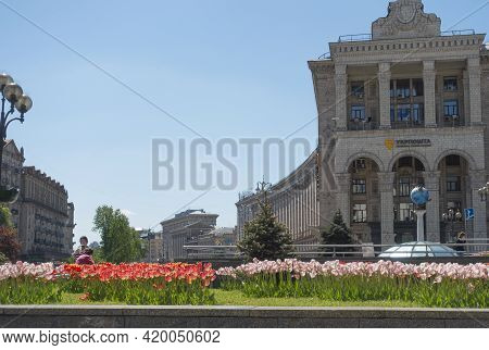 Kiev, Ukraine, May10 2021 View Of Khreshchatyk On A Spring Sunny Day