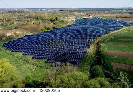 Solar Panel Produces Green, Environmentaly Friendly Energy