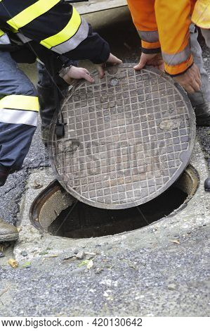 Construction Worker In Hydraulic Engineering