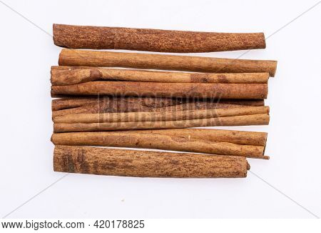 Cinnamon Sticks, Classic Spice From The Inner Bark Of Tropical Asian Trees, Flavorful And Aromatic F