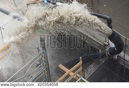 Water Leakage In Hydraulic Engineering