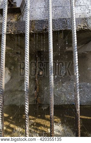 Water Leakage In Hydraulic Engineering
