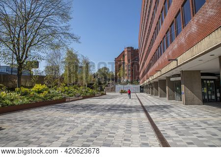 Sheffield, South Yorkshire, England - April 19 2021: The Campus Of The University Of Sheffield. The 