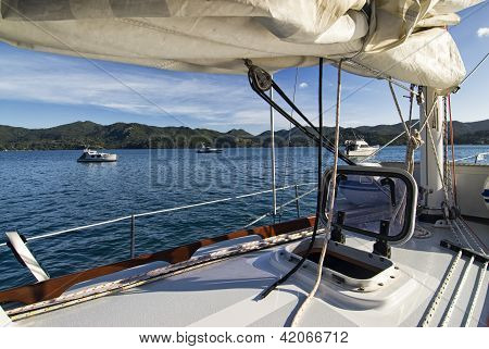 Yacht på Great Barrier Island, Nya Zeeland