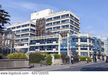Weston-super-mare, Uk - April 20, 2021: The Knightstone Campus Of Weston College