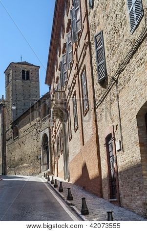 Fermo - historiske bygninger