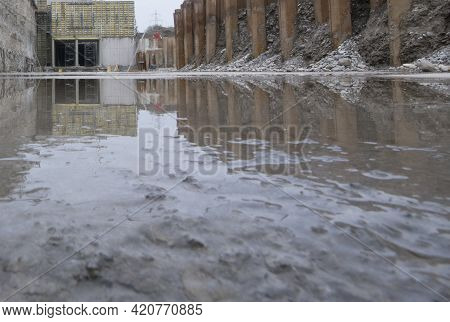 Water Leakage In Hydraulic Engineering