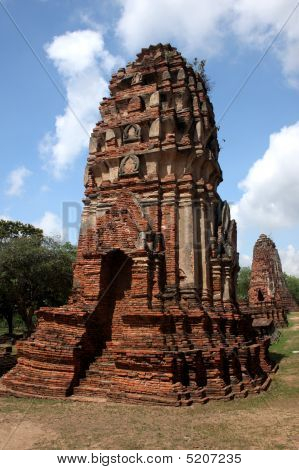 Wat Prha Mahathat Temple In Ayutthaya