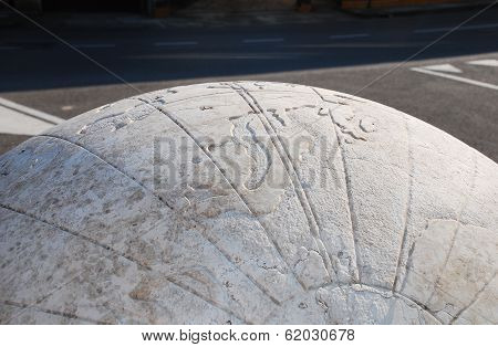 Universal Sundial In Aiello