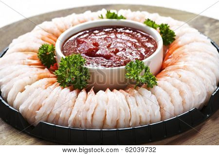 Shrimp ring appetizer platter with dipping sauce
