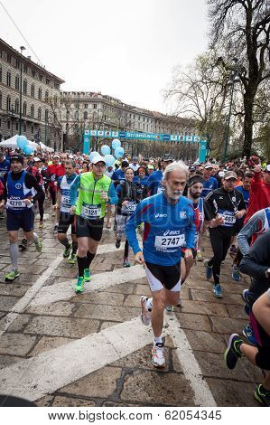 Athletes Taking Part In Stramilano Half Marathon