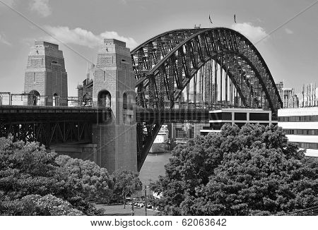 Sydney Harbour Bridge with City Skyline, Sydney, Australia