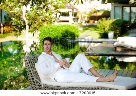 Człowiek na tapczanie