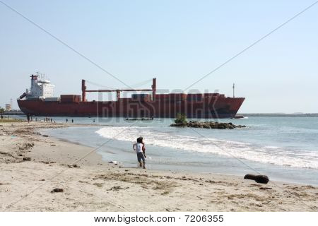 Transport skib i Caribien stranden