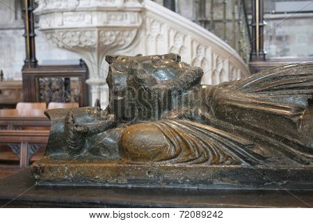 Effigy on tomb of King John of England, Worcester Cathedral