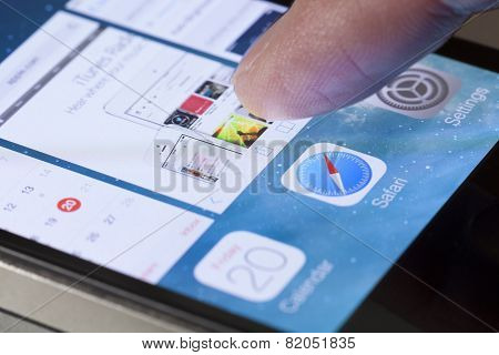 Switching between apps in iOS