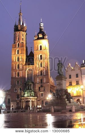 Krakow gece - St Marys Kilisesi