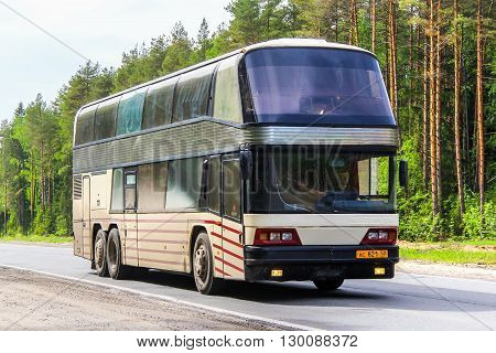 Neoplan N122/3 Skyliner