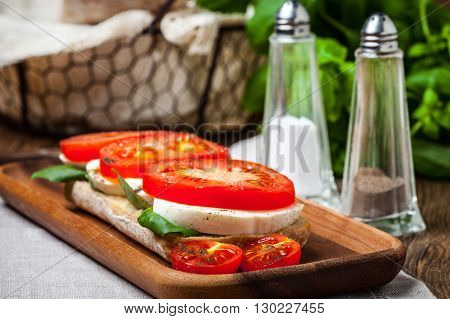 Ciabata With Mozzarella, Tomato And Basil
