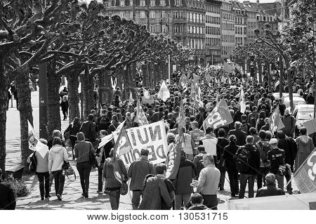Place Broglie With Protestors