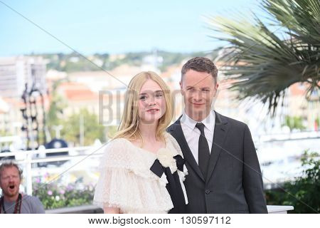 Elle Fanning attends the 'The Neon Demon' photocall during the 69th annual Cannes Film Festival at Palais des Festivals on May 20, 2016 in Cannes, France.
