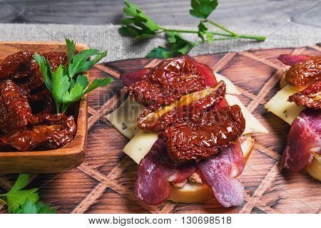 Sandwiches Tapas With Sun-dried Tomatoes