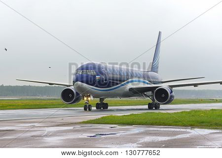Airbus A320 Azerbaijan Airlines Taxiing