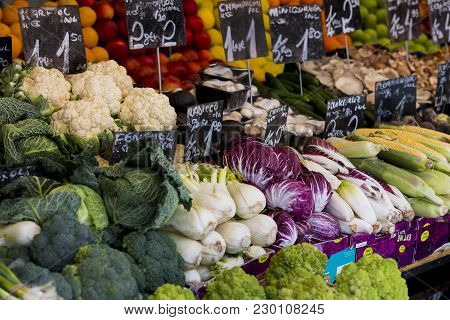 23 August 2017, Vienna, Austria:the Oldest In Vienna Is The Naschmarkt Market With Products Of Alcoh